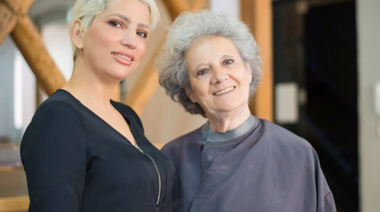 « Dans un univers dominé par l’IA, l’authenticité de la nonna italienne inspire une nouvelle muse »