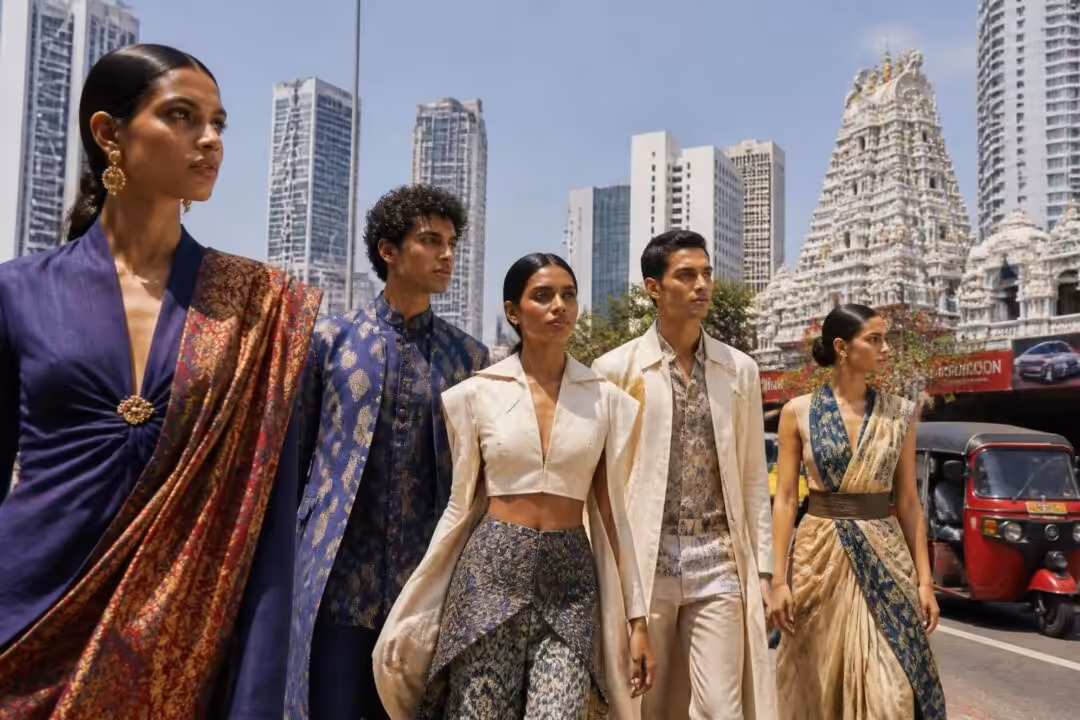 découvrez comment colombo, la capitale dynamique du sri lanka, façonne et influence les nouvelles tendances de la mode en asie du sud, alliant tradition et modernité.