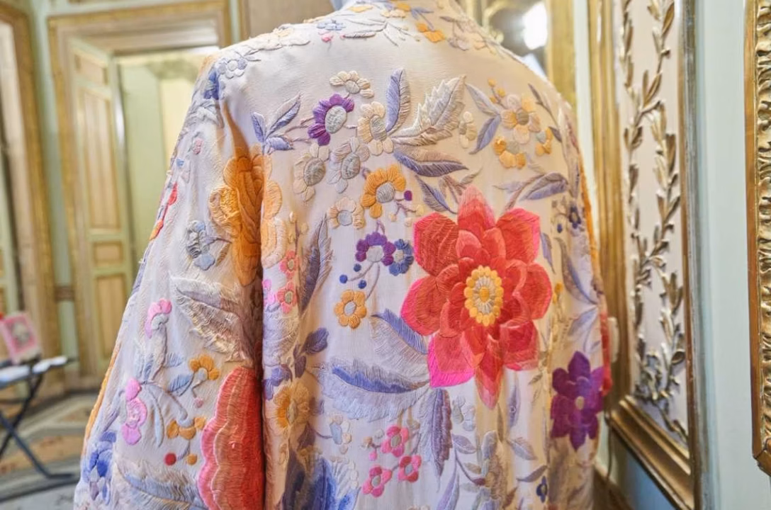 Cette robe Desigual à moins de 100€ affiche un style dix fois plus luxueux